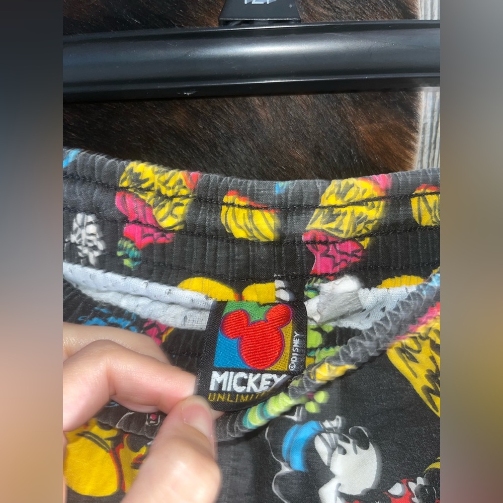 Vintage Disney Mickey Unlimited size medium men’s black with graphic swim shorts - Picture 4 of 7